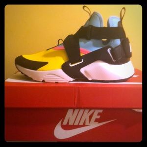 Nike huarache city